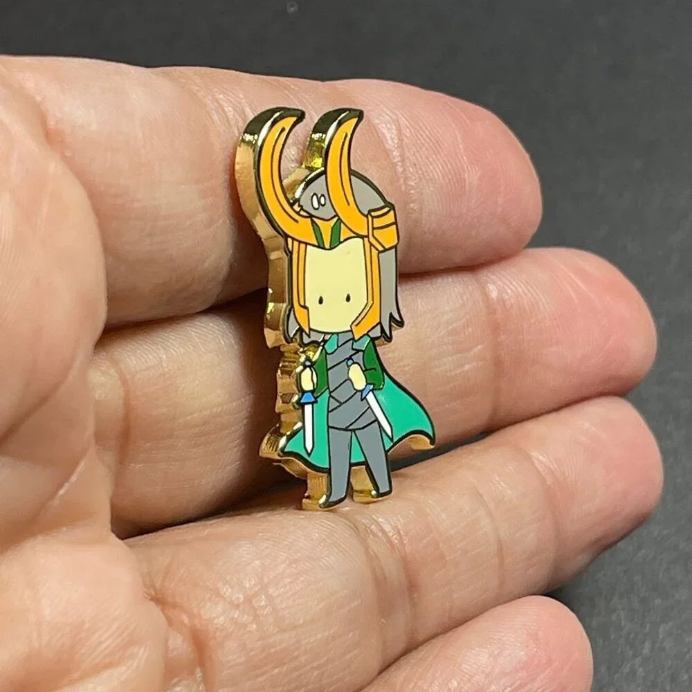Loki Villain Lapel Pin Avengers Crown Thor Brooch Pin Accessories Jewelry Badge